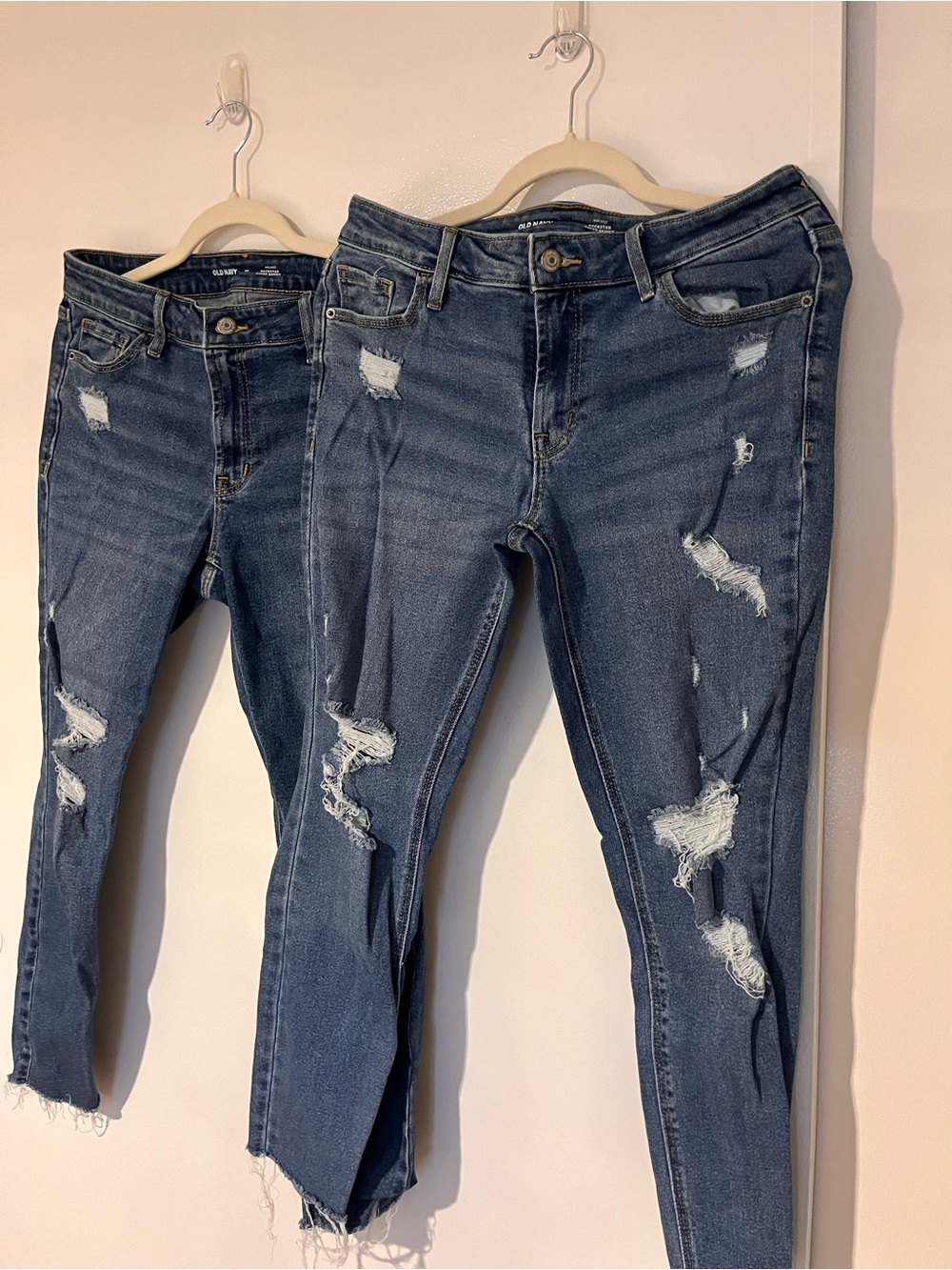 Old Navy Women's Distressed Dark Blue Skinny Jeans